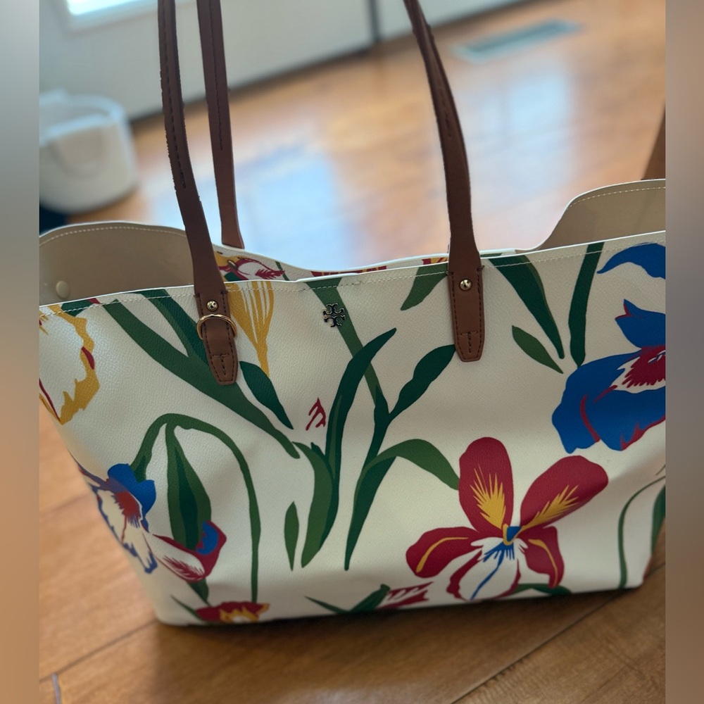 Brand new without tags- Tory Burch Kerrington floral white tote